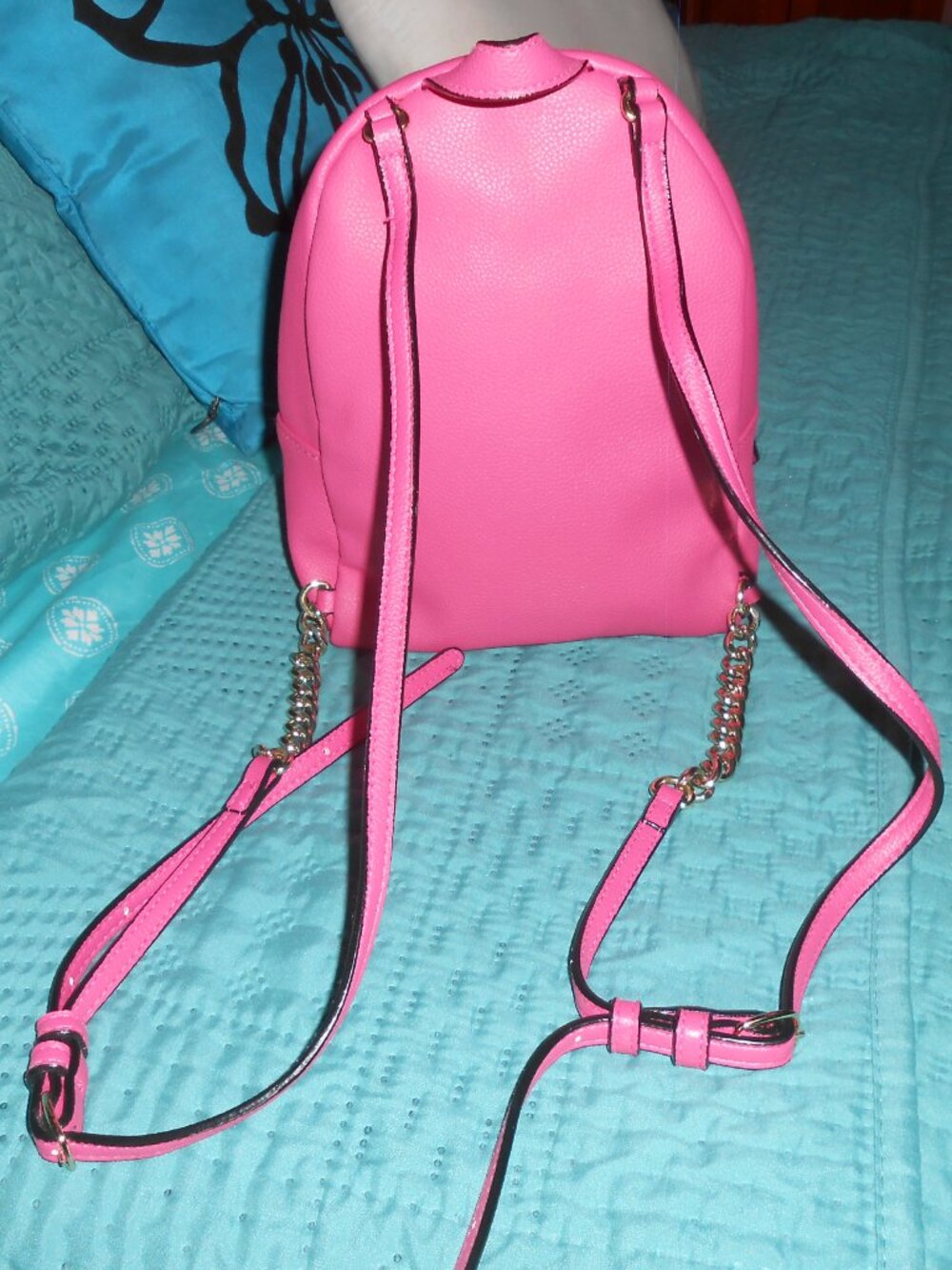 VICTORIA'S SECRET PURSE/BAGPACK PINK COLOR SMALL GREAT PRE-LOVED CONDITION - Picture 6 of 10